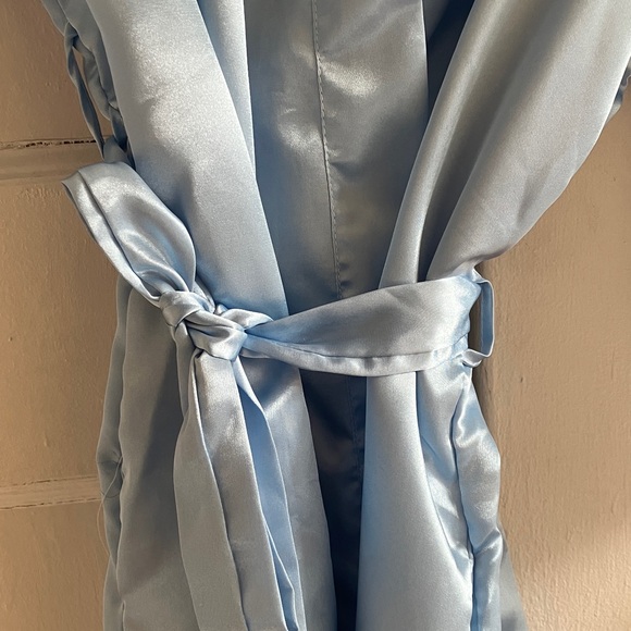 Baby-blue Satin Robe - Picture 3 of 5
